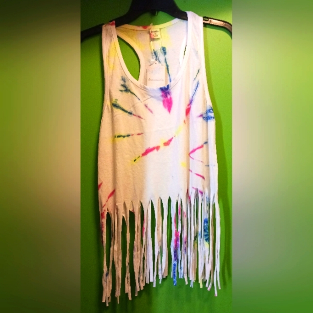 White w/multicolor tie tye Sz M nwt